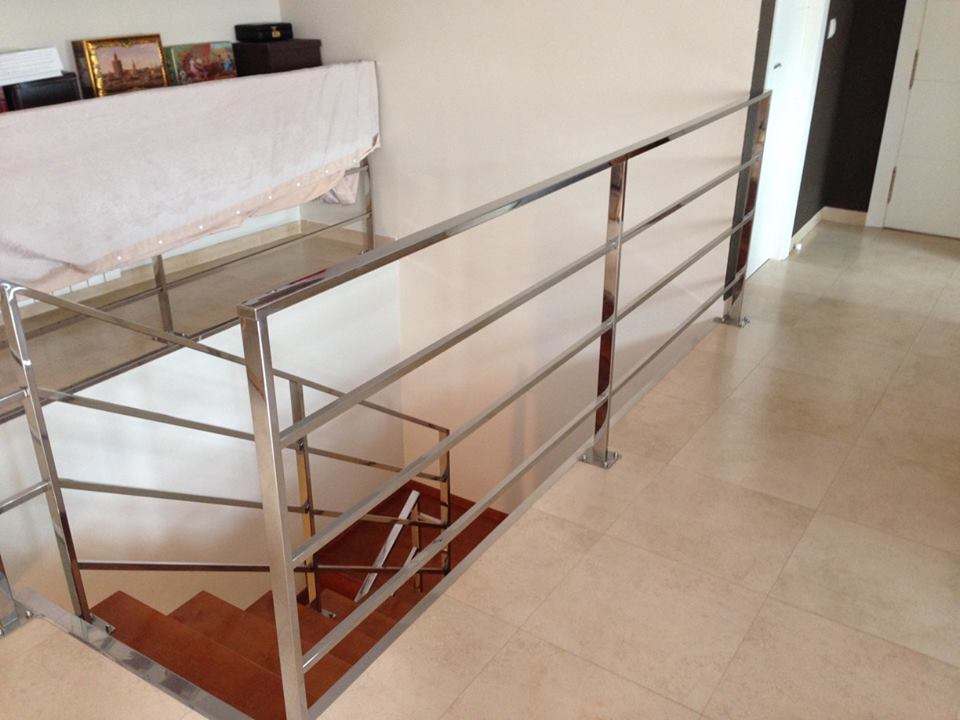 Acero inoxidable en CERRAGENIL-Carpintería metálica